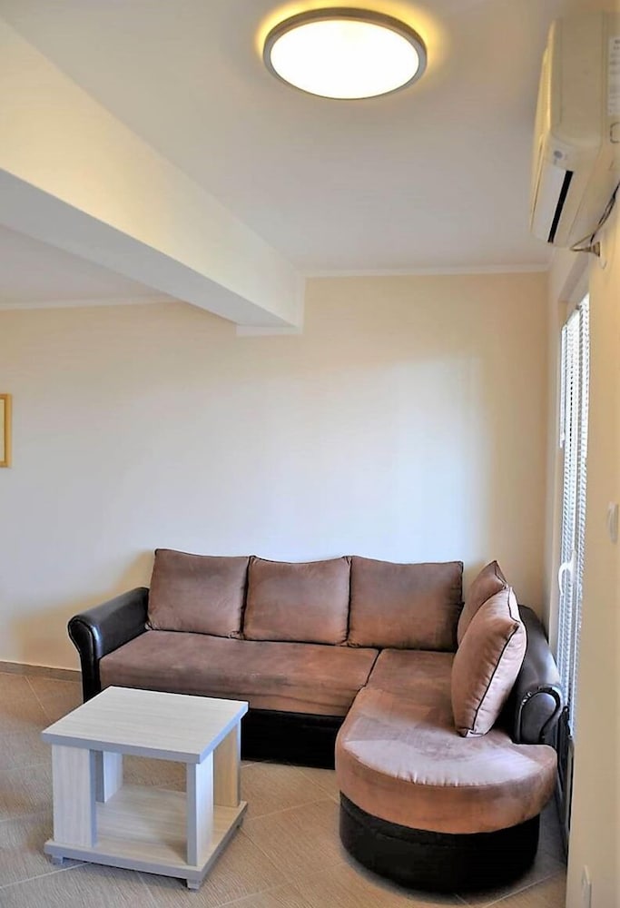 Comfort Apartment, 2 Bedrooms, Balcony photo 2