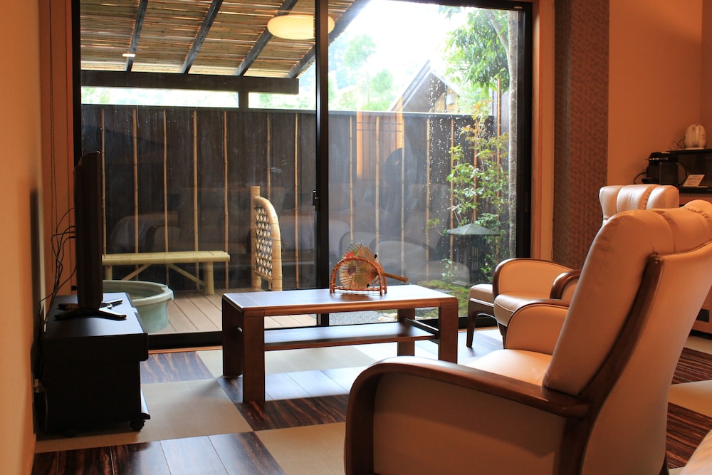 Twin Room, 2 Bedrooms, Non Smoking, Private Bathroom