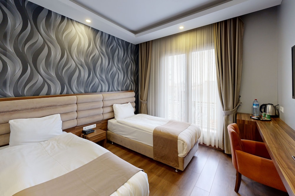 Standard Twin Room photo 3