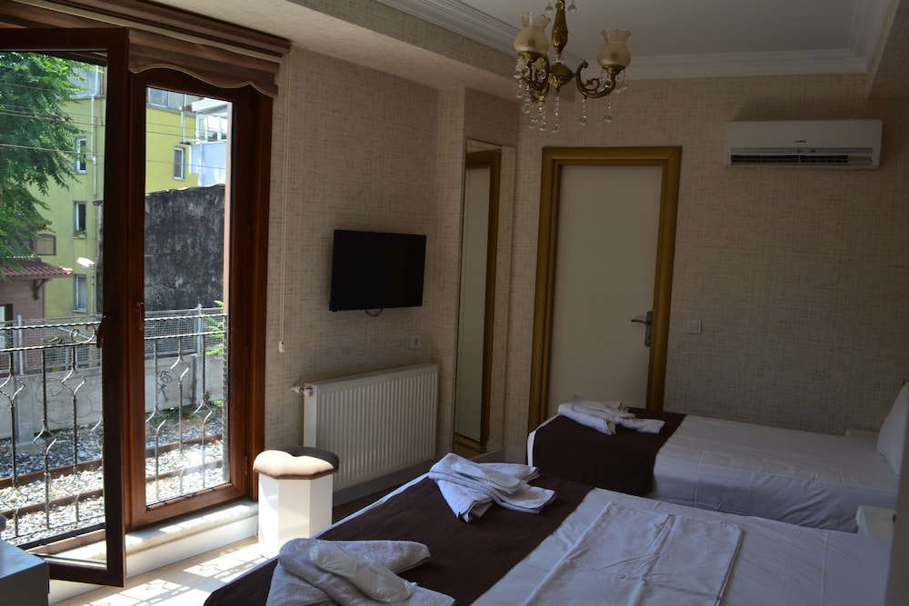Triple Room, City View photo 3