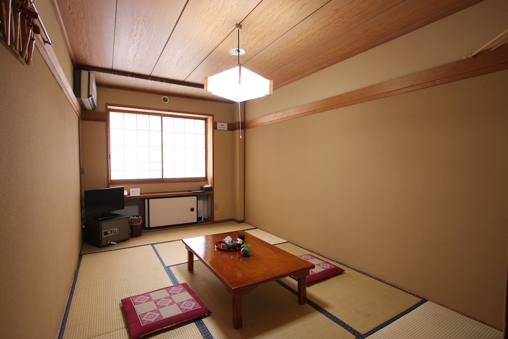 Standard Japanese Type Room (2 people) (Parking Free for Only 1st Car) photo 1