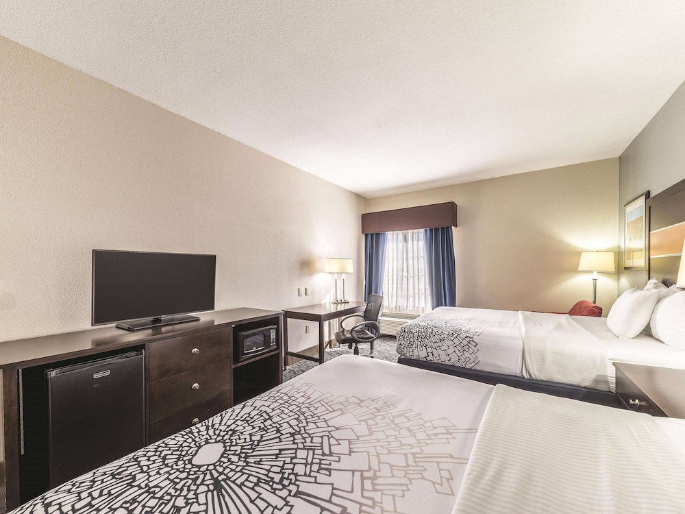 Room, 2 Queen Beds - Photo 2