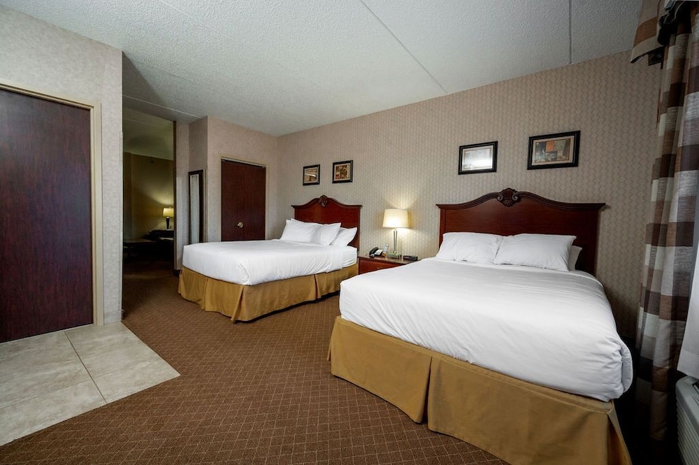 Holiday Inn Express Mentor Banquet Center by IHG