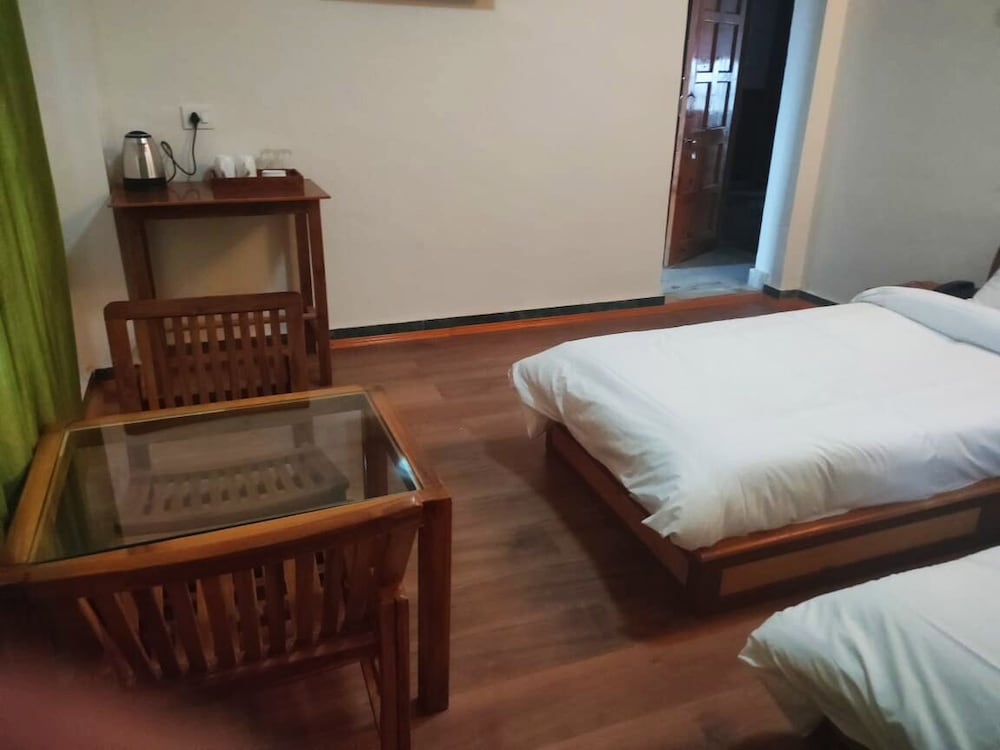 Classic Double or Twin Room, Mountain View photo 2