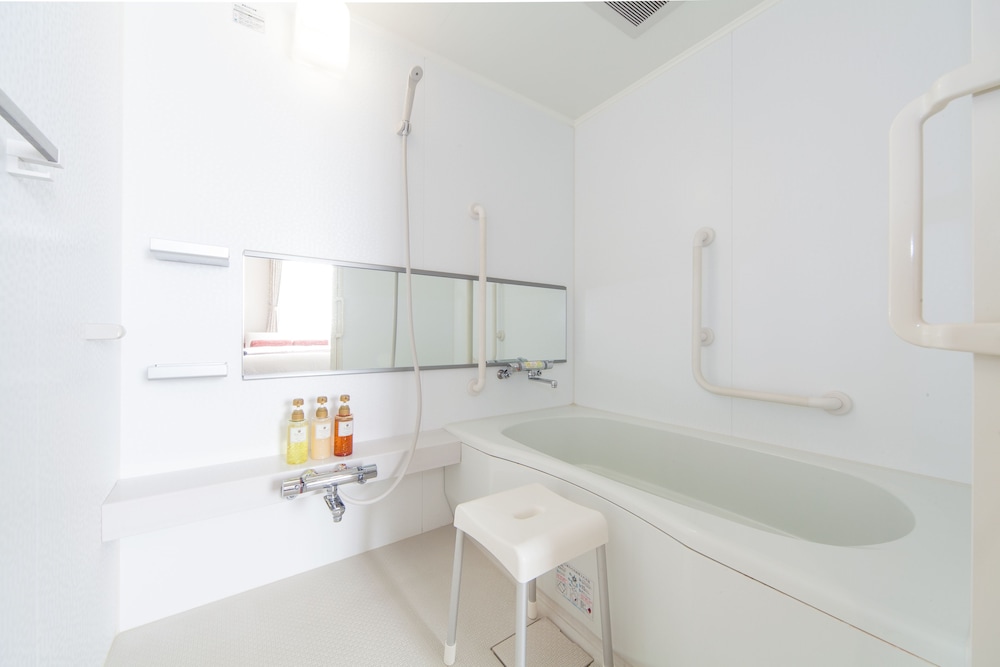 Deluxe Queen, Non Smoking, Eco Plan - No Cleaning Service photo 3