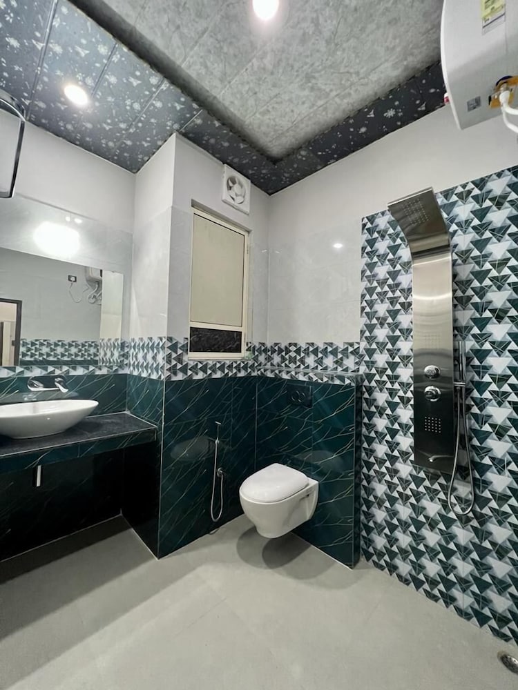 Deluxe Room - Photo 3