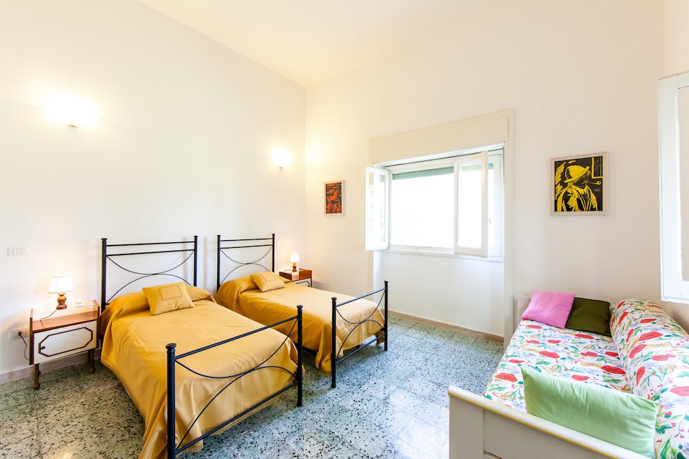 Family Villa, 2 Bedrooms, Pool Access (Villetta Gelsomino)