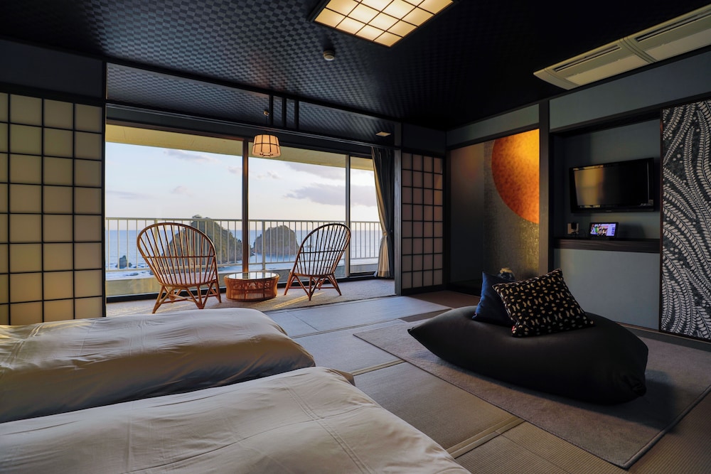 Traditional Triple Room, Non Smoking, Ocean View