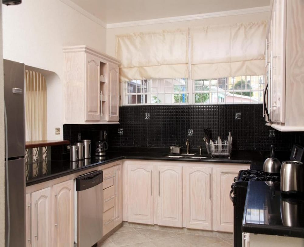 House, 3 Bedrooms photo 2