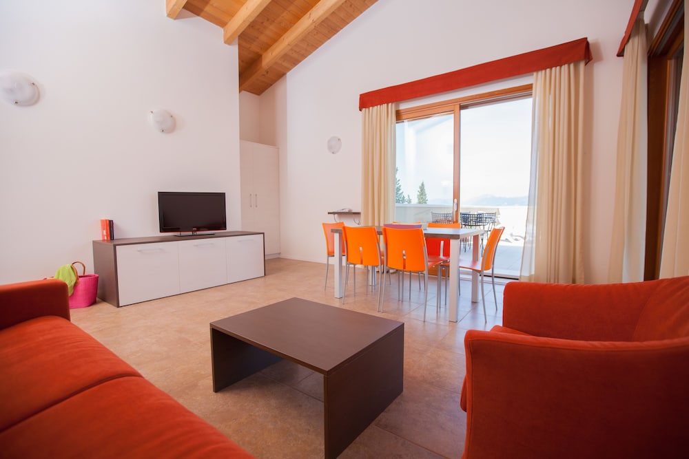 Duplex photo 2