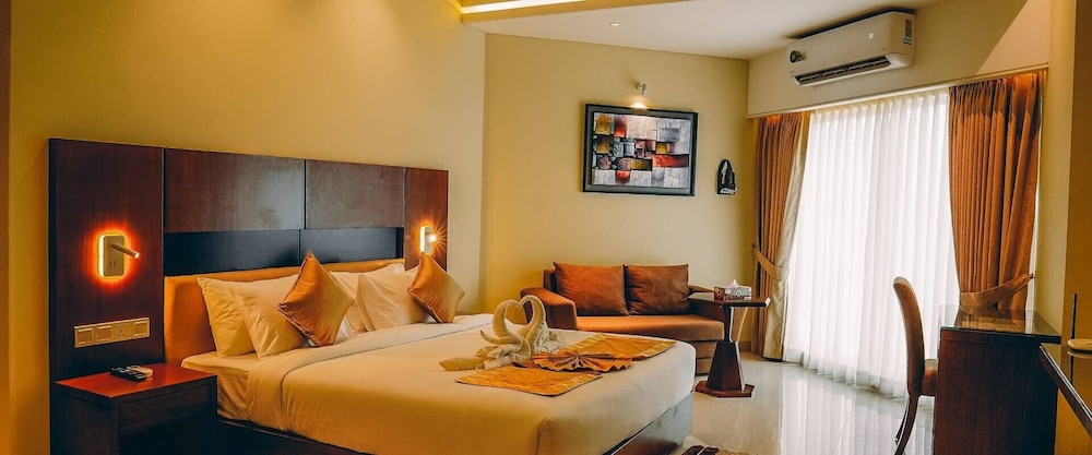 Deluxe Double Room, 1 King Bed, Balcony, Sea View