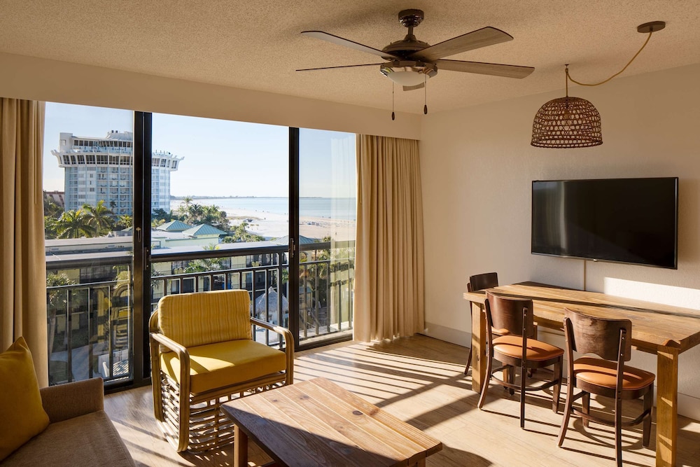 Suite, 1 King Bed with Sofa bed, Ocean View