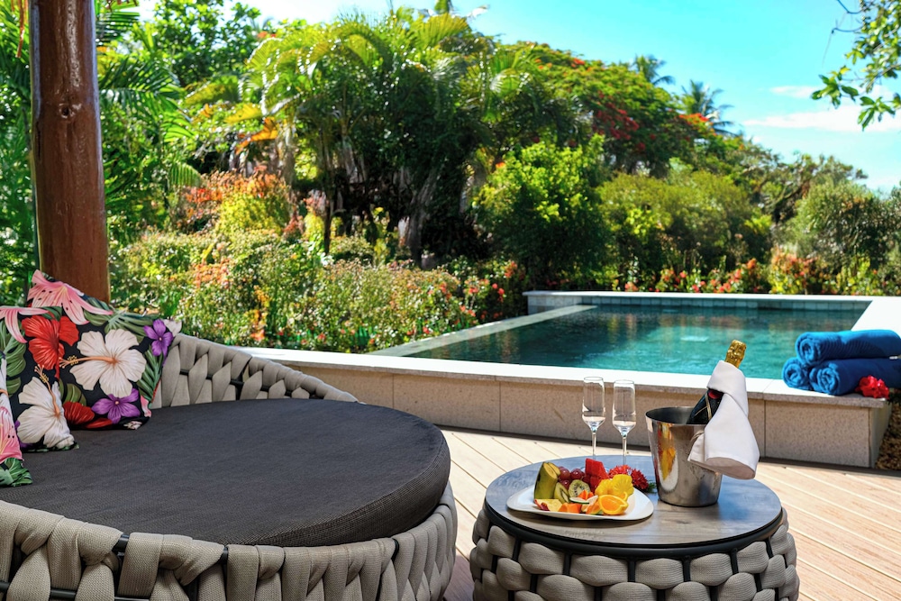 Room, 1 King Bed with Sofa bed (Plantation Bure)