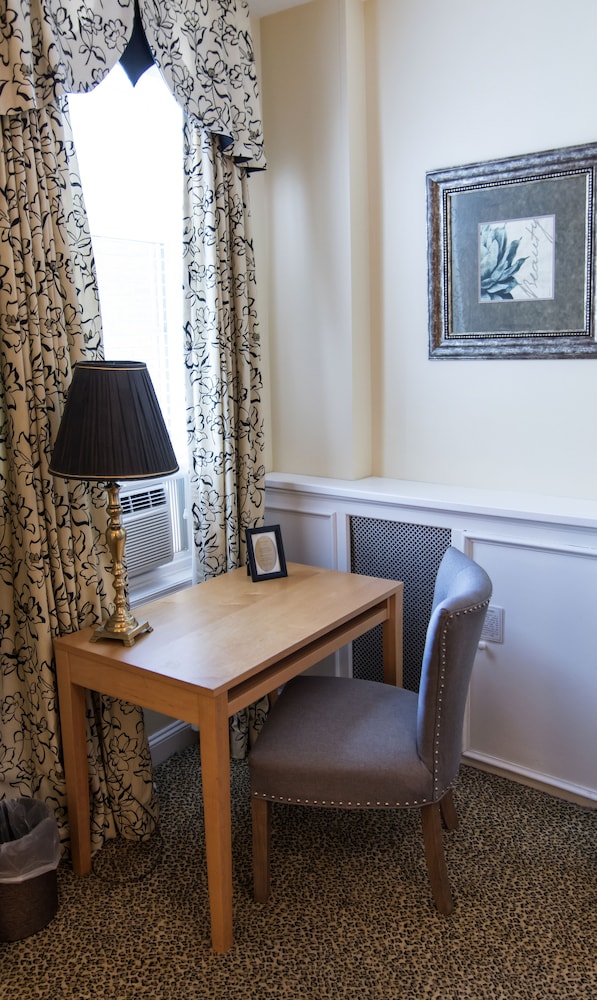 Chatham Executive Suite