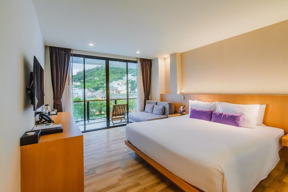 Executive King with Pool View photo 1
