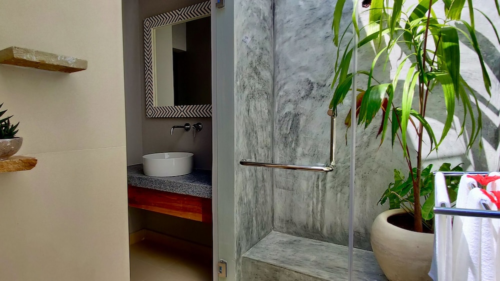 Superior Double or Twin Room, Pool View
