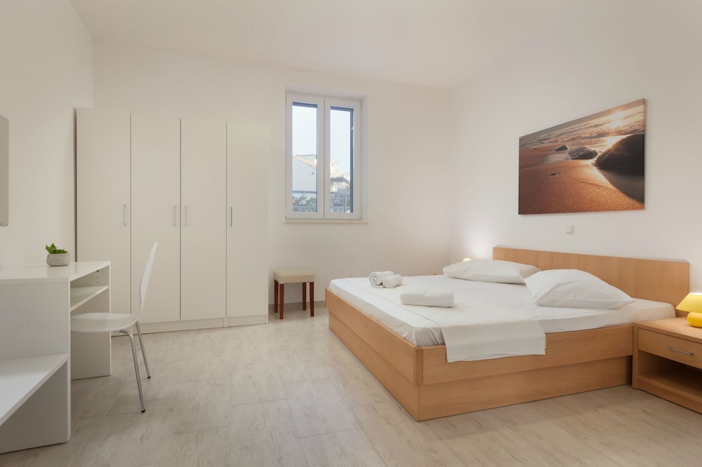 Apartment (1)