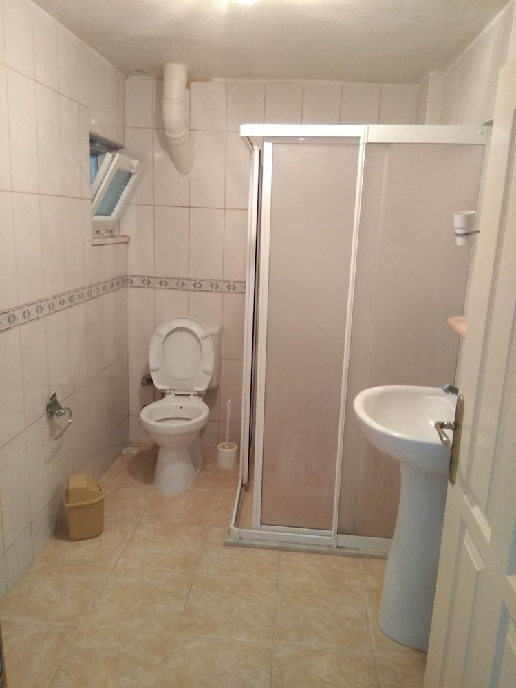Economy Quadruple Room, 1 Bedroom, Accessible photo 2