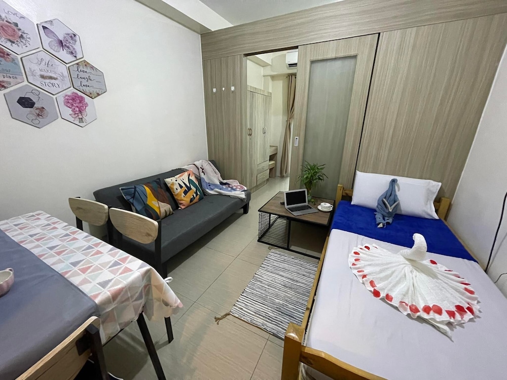 Family Room, Multiple Beds - Photo 25
