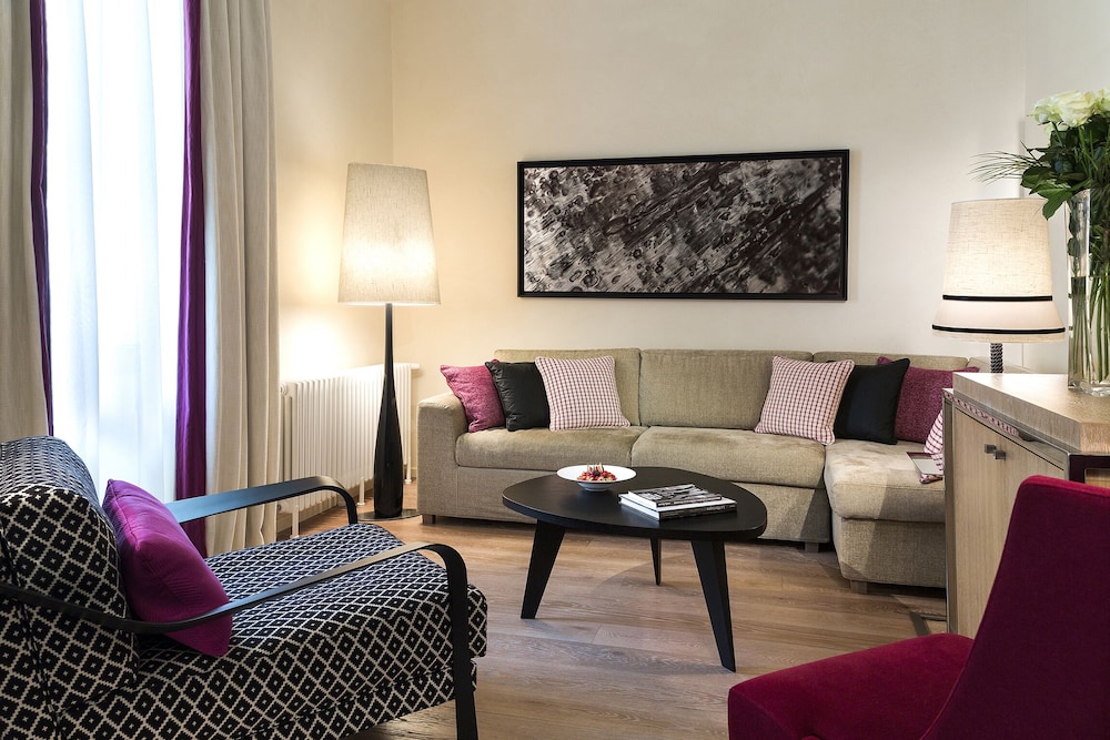 Suite - Photo 4