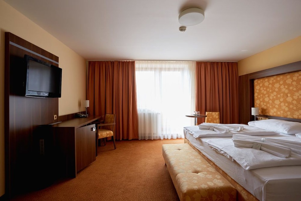 Family Suite, Connecting Rooms