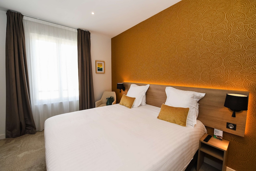 Deluxe Room, 1 King Bed, Non Smoking (Twin bed on request) - Photo 7