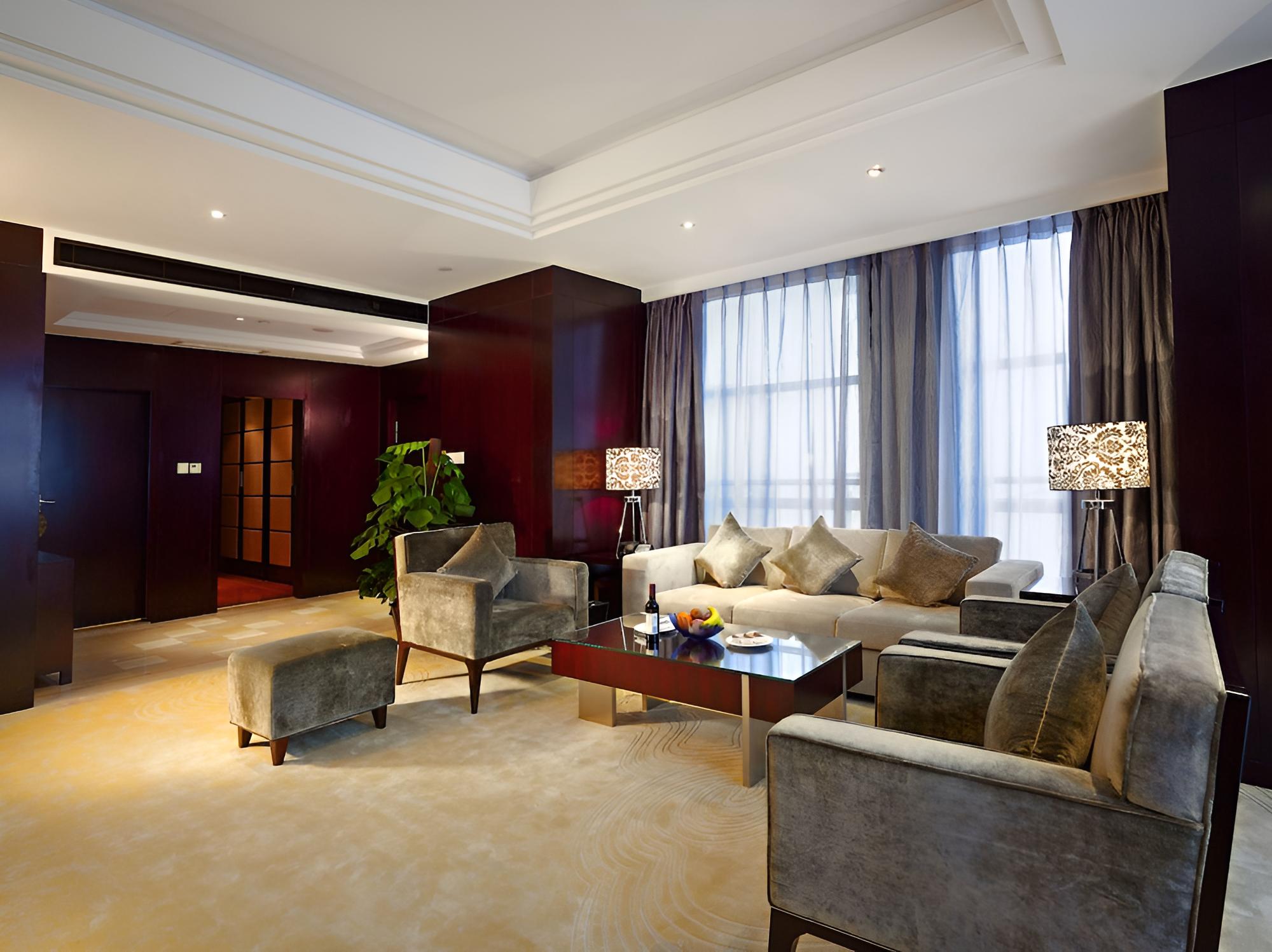 Deluxe Suite photo 2