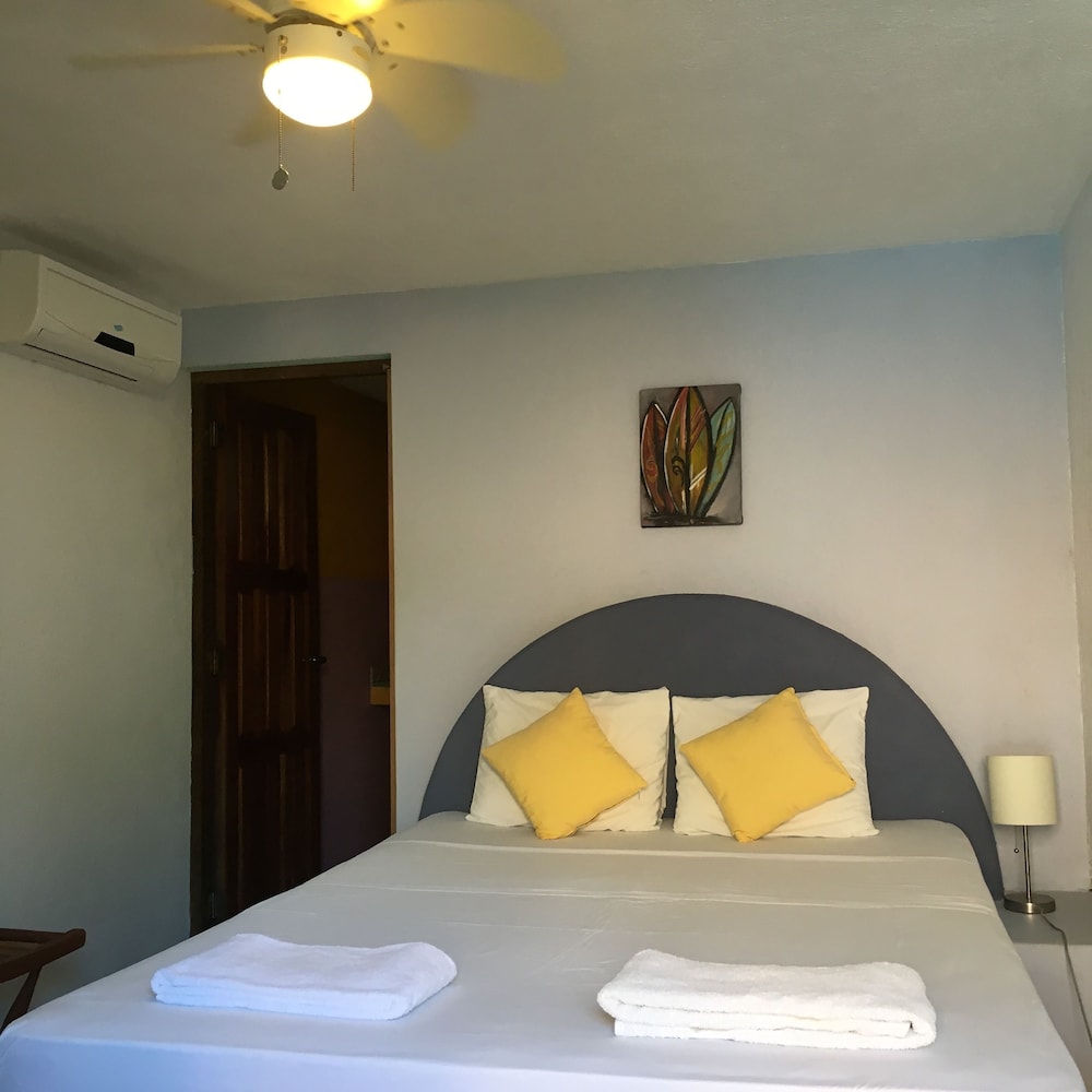 Basic Double Room, 1 Queen Bed, Pool Access, Courtyard Area photo 1