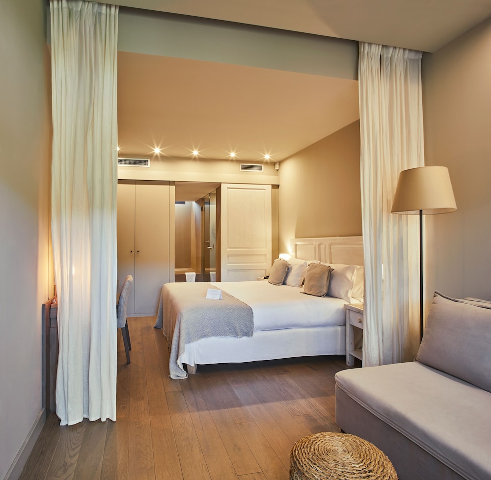 Junior Suite, Garden Area, Free Spa photo 2