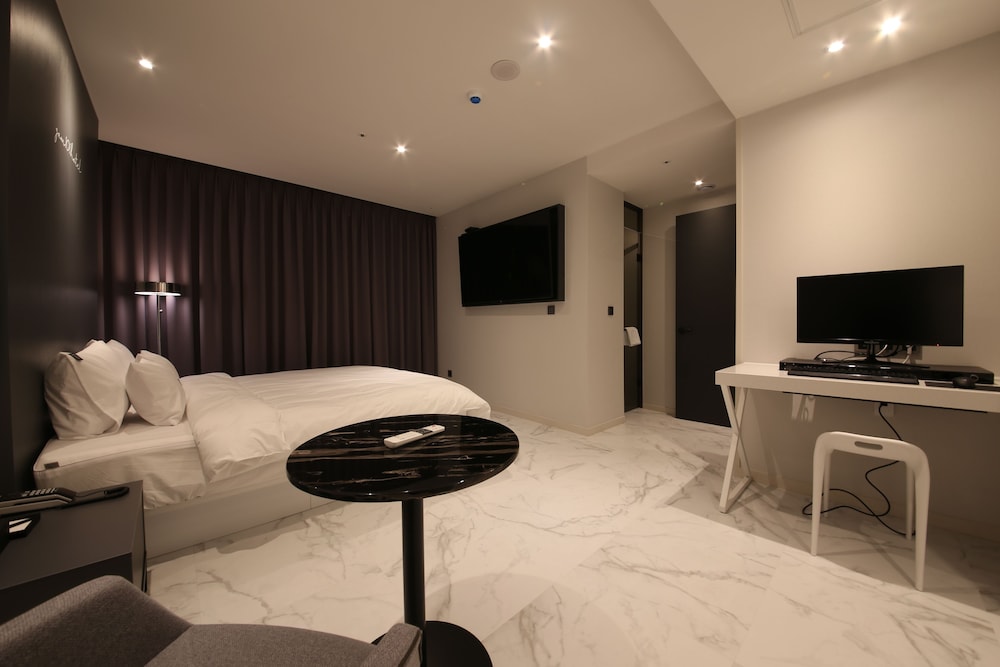 Deluxe Double Room - Photo 7