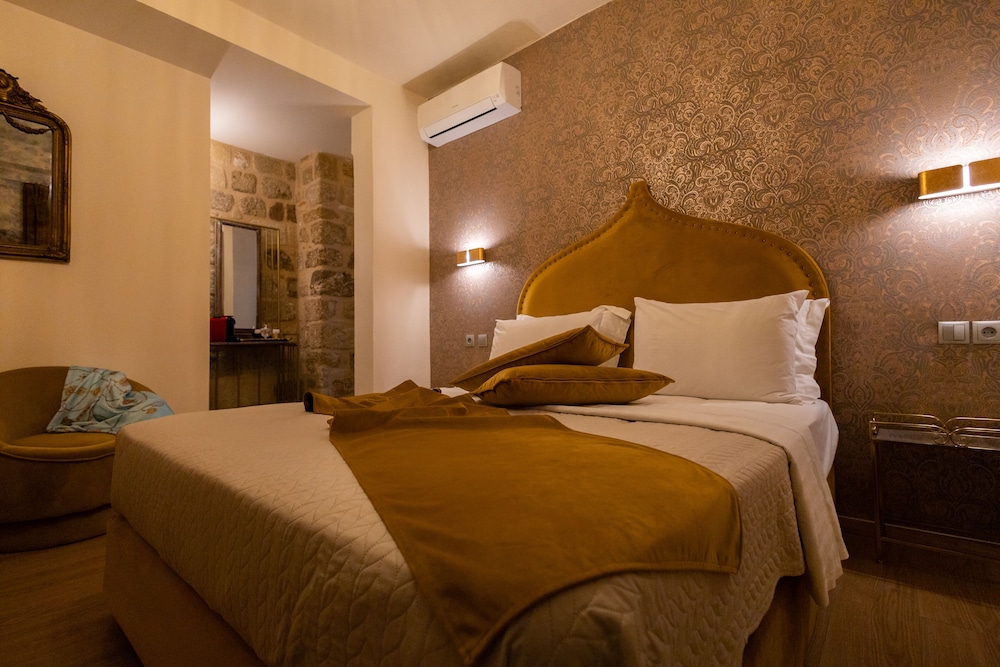 Phoebe - Superior Double Room