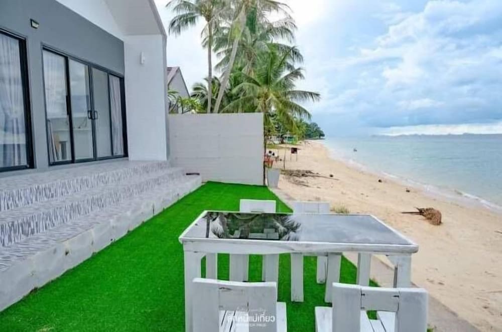 Family Villa, Kitchen, Beachfront - Photo 2