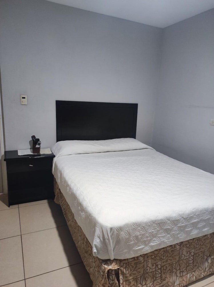 Economy Double Room photo 2