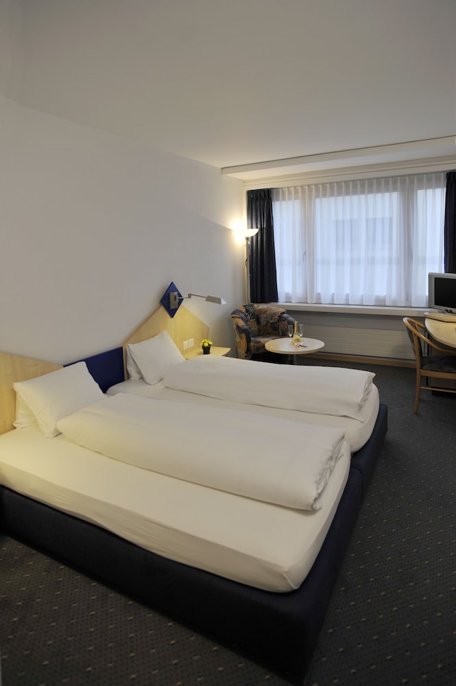 Standard Double or Twin Room, 2 Twin Beds - Photo 2