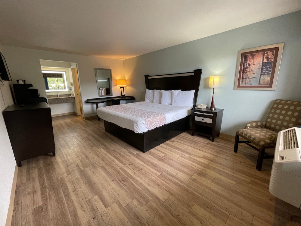 Standard Room photo 2