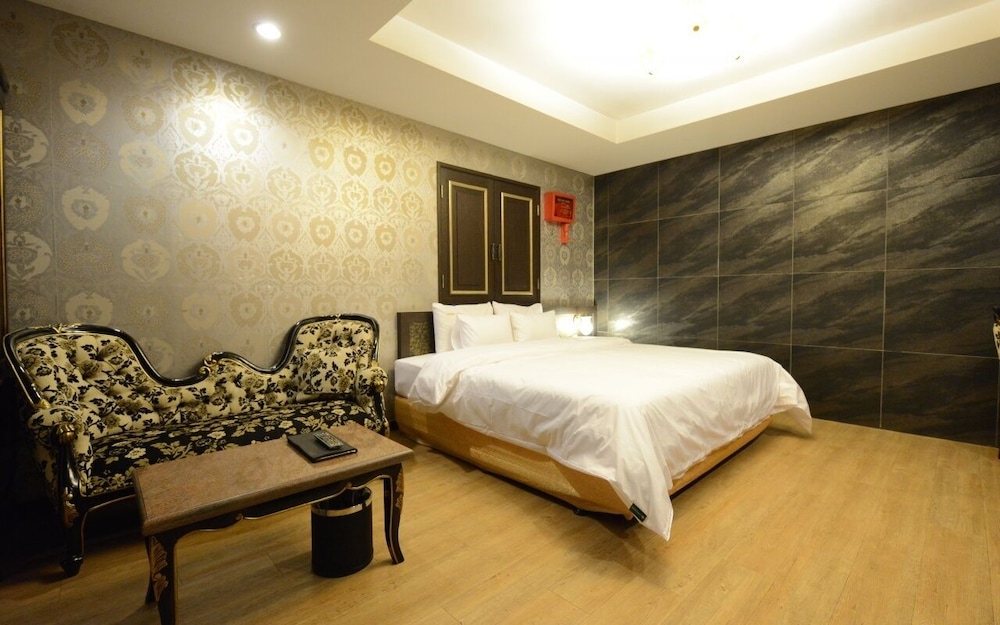 Suite Double Room photo 1