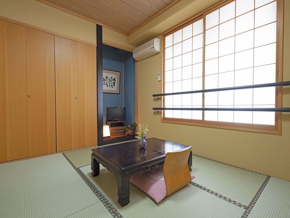 Jpn Style, Shared Bath, Smoking