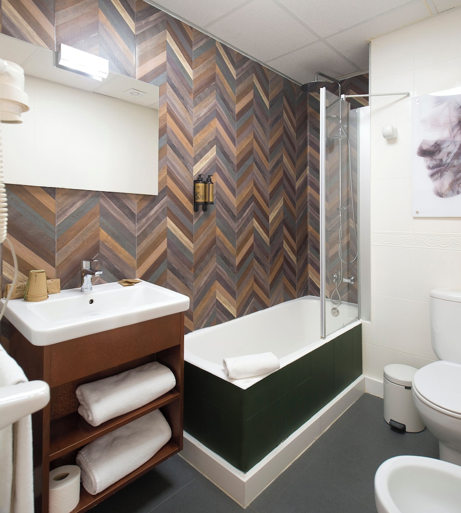 Standard Room - Photo 2