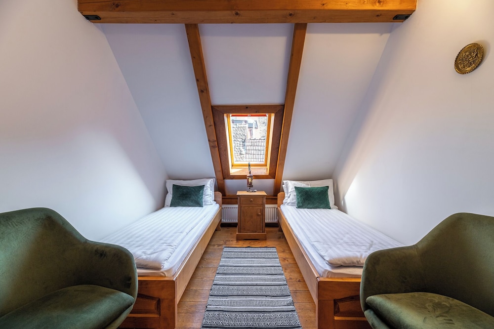 Standard Twin Room, City View
