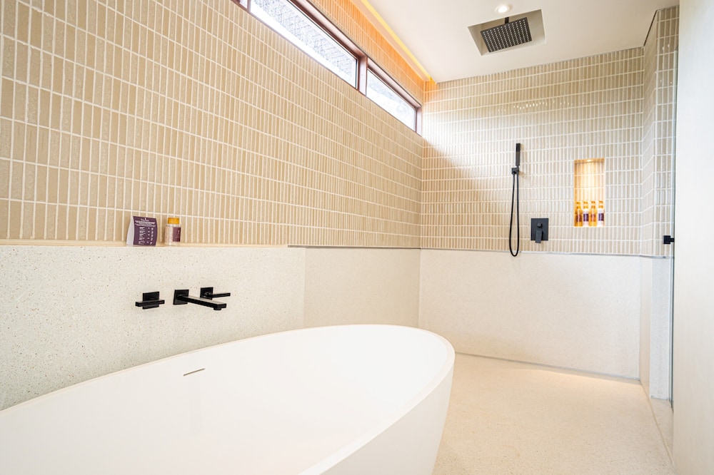 Suite (Lux) - Photo 2