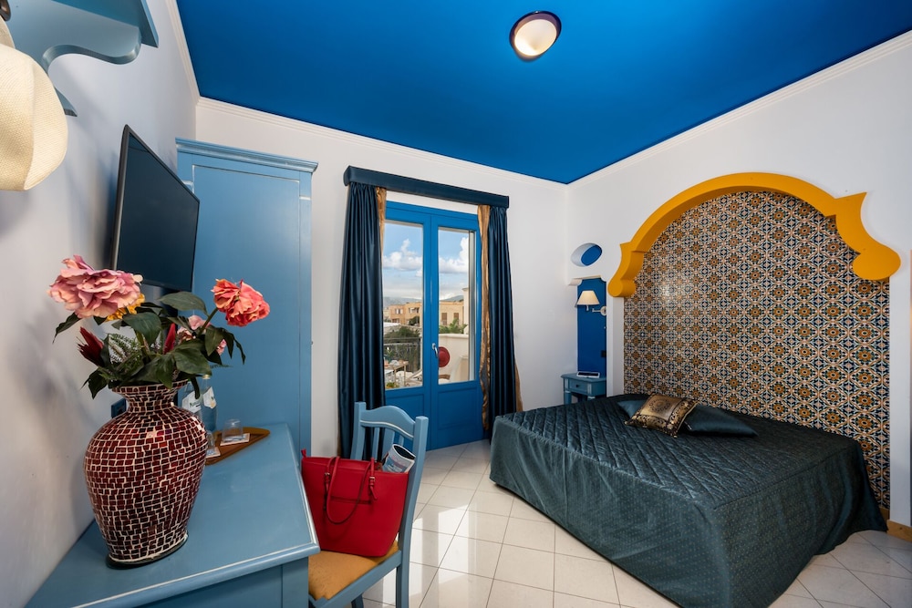Junior Suite, Terrace, Partial Sea View photo 1