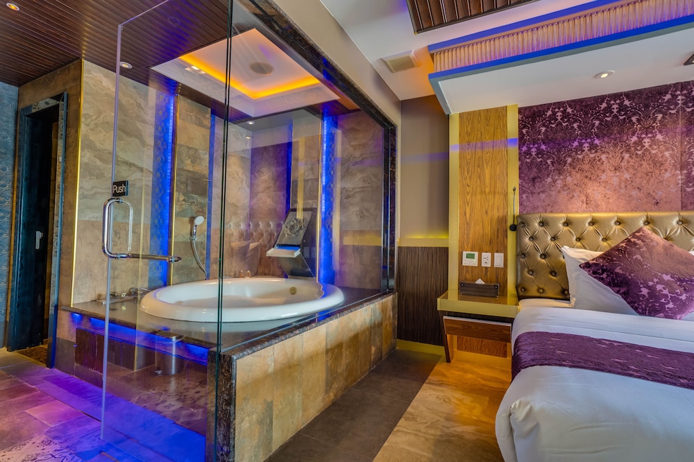 2 Bedrooms Aqua Suite - Photo 8