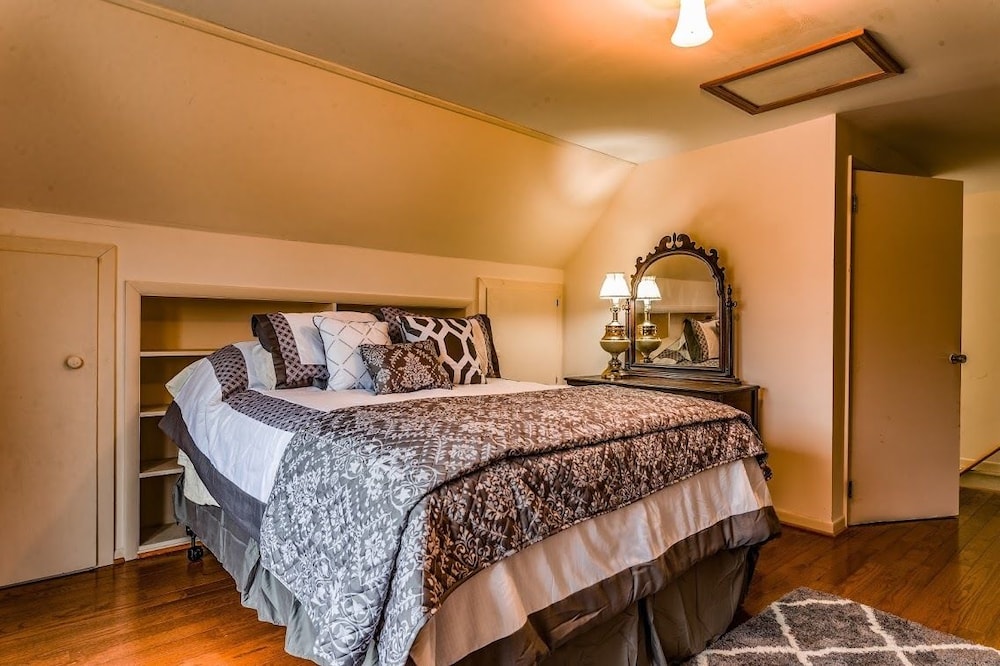 Deluxe Double Room, 1 Queen Bed, Lakeside photo 3