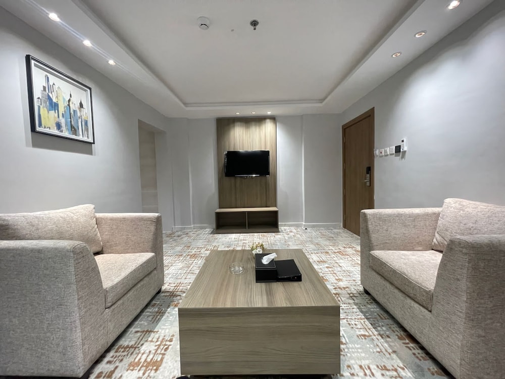 Family Apartment - Photo 3