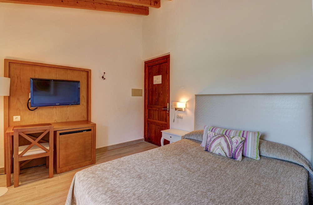 Single Room, City View