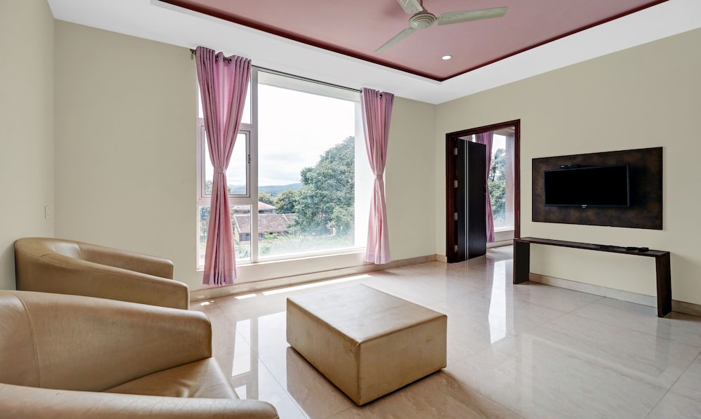 Deluxe Room - Photo 7