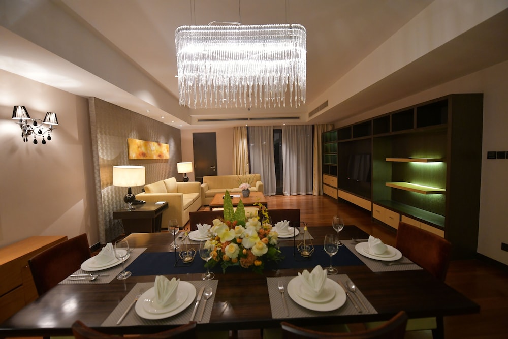 Apartment, 3 Bedrooms - Photo 13