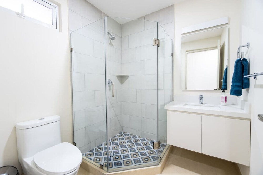 Basic Apartment, Sea View photo 3