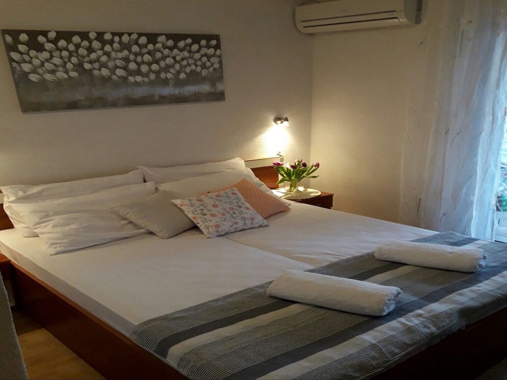 Double Room (Double Room With Balcony And Sea View)