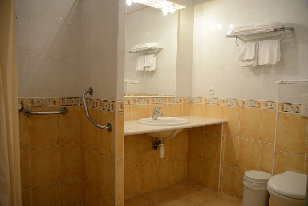 Double Room - Photo 2